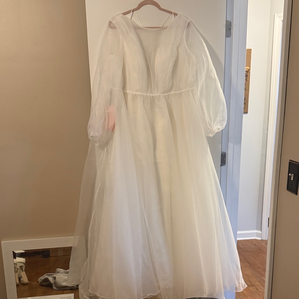 Elegant White Wedding Dress